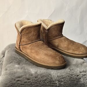 Generic UGGs Sheepskin Boots From Costco